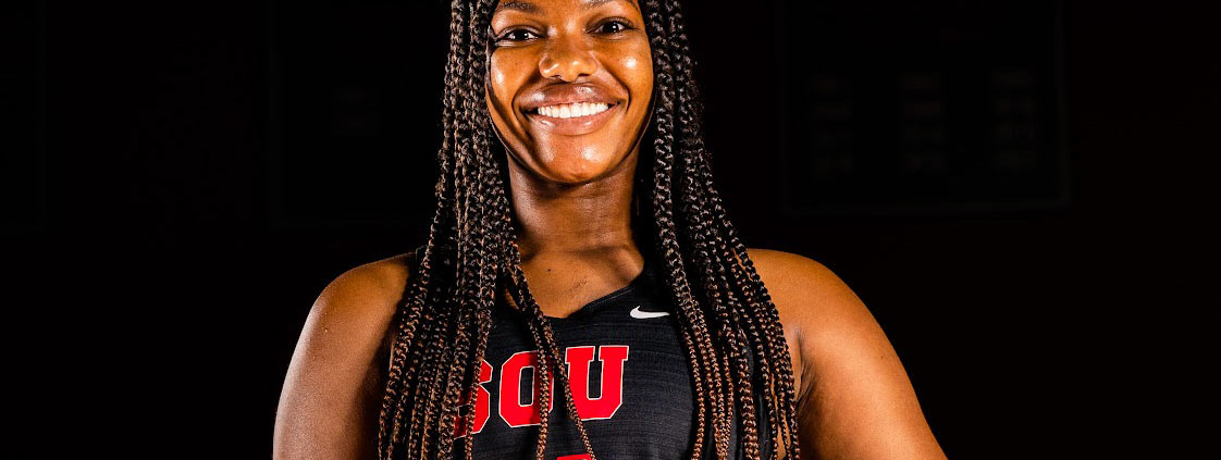 Honors College Scholar Taylor Jackson Balancing Brilliance on the Court and in the Lab Learn More